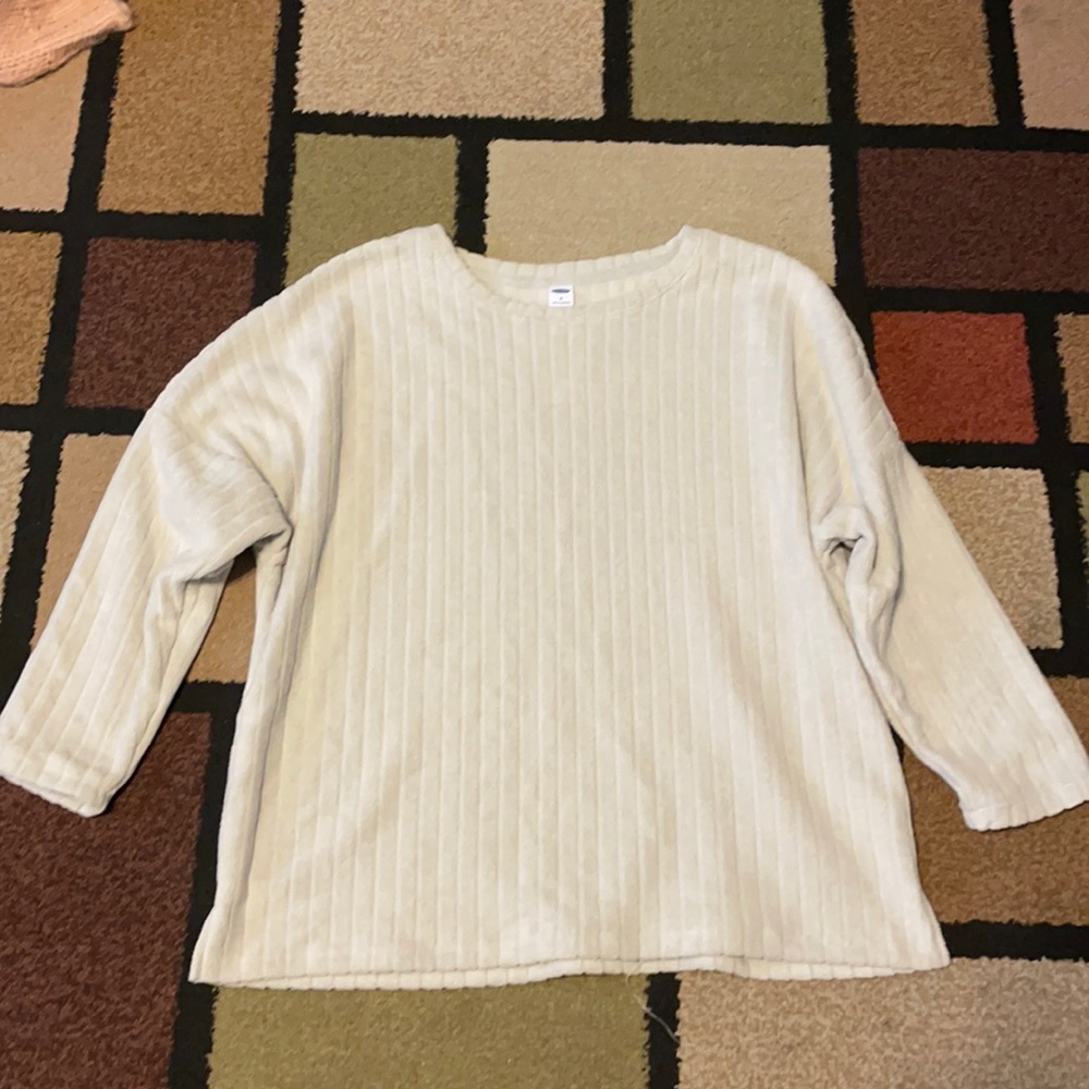 grey sweater with 3/4 sleeve